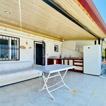 Kusadasi'nda Harika Nida 8 Villa