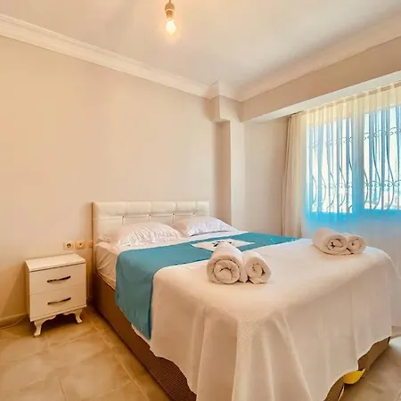 Kusadasi'nda Harika Nida 8 *